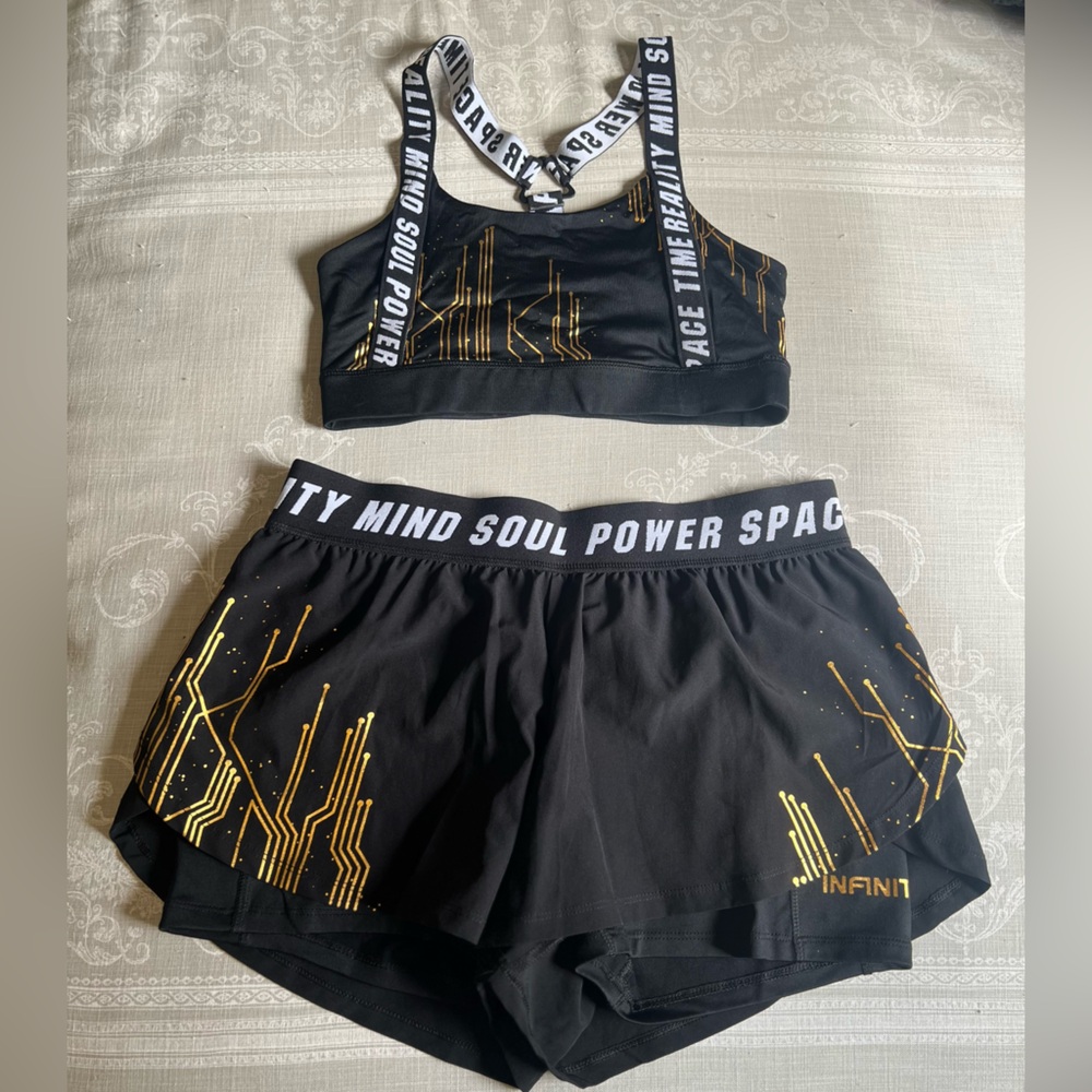 Her Universe Marvel Avengers Infinity War Activewear Set